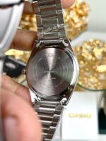 Casio Homme MTP‑B180D‑3A Montre Métal Vert Élégante et Fonctionnelle MTP-B180D-3A https://aiguilledeluxe.com original Algerie DZ
