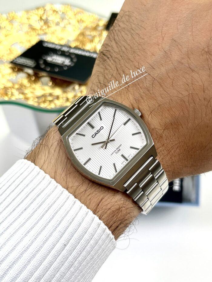 Casio Homme MTP-B140D-7A Élégante Durable Raffinée Cadran carré blanc MTP-B140D-7A https://aiguilledeluxe.com original Algerie DZ