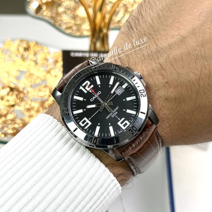 Casio Homme MTP-VD01L-1B Cadran Noir Sport, Cuir Marron MTP-VD01L-1B https://aiguilledeluxe.com original Algerie DZ