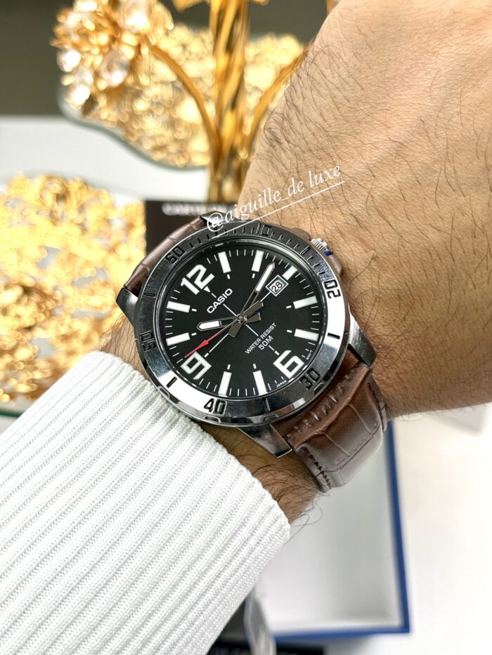 Casio Homme MTP-VD01L-1B Cadran Noir Sport, Cuir Marron MTP-VD01L-1B https://aiguilledeluxe.com original Algerie DZ