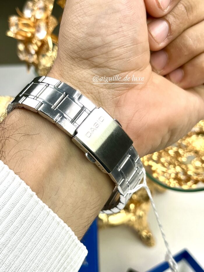 Casio Homme MTS-100D-2A Élégance Sportive Verre Saphir Autonomie 10 Ans MTS-100D-2A https://aiguilledeluxe.com original Algerie DZ
