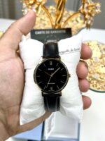 Casio Femme LTP-VT01GL-1B Montre Élégante Dorée Cadran Noir LTP-VT01GL-1B https://aiguilledeluxe.com original Algerie DZ