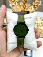 Casio Femme LTP-VT02BL-3A Montre Élégante Cuir Vert Acier Noir Ion-Plated LTP-VT01GL-9B-1 https://aiguilledeluxe.com original Algerie DZ