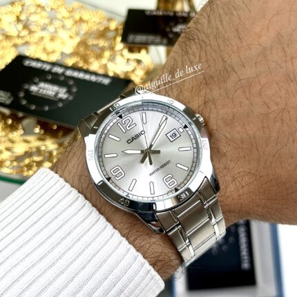 Casio Homme MTP‑V004D‑7B2 Élégante Robuste Cadran Blanc en Acier MTP-V004D-7B2 https://aiguilledeluxe.com original Algerie DZ