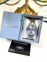Casio Homme MTS-115D-2A2 Montre Élégante Acier Inoxydable Verre Saphir MTS-115D-2A2 https://aiguilledeluxe.com original Algerie DZ
