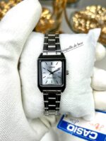 Casio Femme LTP-V007D-7B Élégante Rectangulaire Acier Argenté LTP-V007D-7B https://aiguilledeluxe.com original Algerie DZ