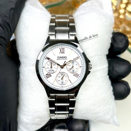 Casio Femme LTP-V300D-7A2 Élégante Multifonction Acier Argenté Cadran Blanc LTP-V300D-7A2 https://aiguilledeluxe.com original Algerie DZ