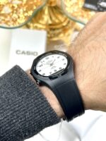 Casio Homme AW-90H-9E Sportive Analogique Digitale Bracelet Résine Moderne AW-90H-9E https://aiguilledeluxe.com original Algerie DZ