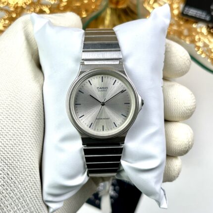 Casio Unisexe MQ-24D-7ED Classique Minimaliste Bracelet Acier Raffiné MQ-24D-7ED https://aiguilledeluxe.com original Algerie DZ